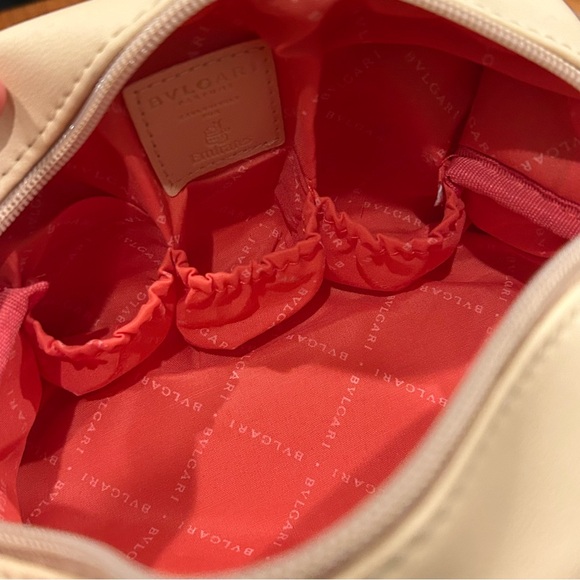 BVLGARI | Emirates Toiletry Bag for Women - Picture 8 of 10